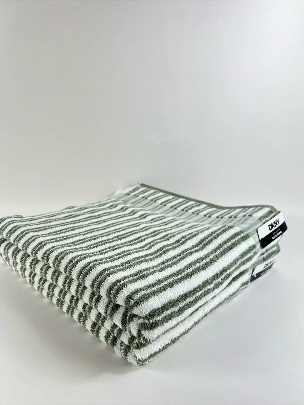 DKNY Bath Towel Set Sage Green and White Striped Soft 100% Cotton 2 Pc NEW